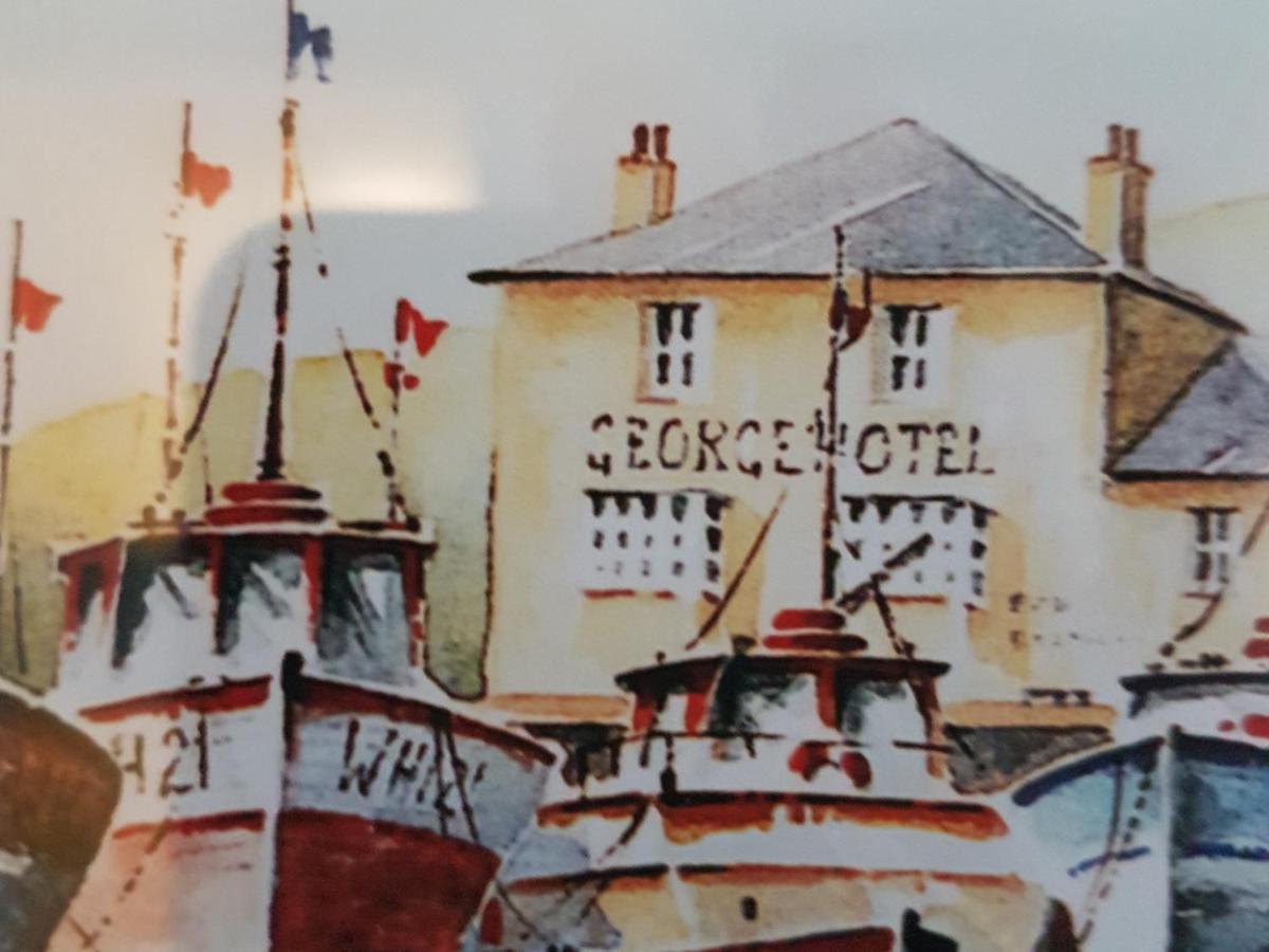 The George Hotel West Bay Bagian luar foto
